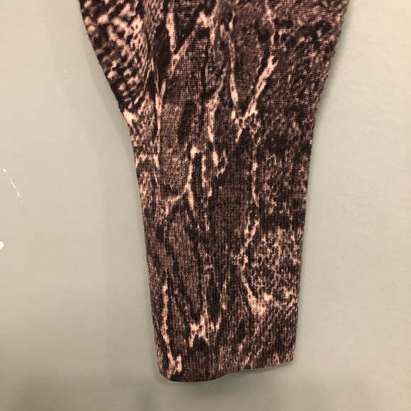 Talbots Soft Merino Wool Bishop Sleeve V-Neck Sweater - Picture 8 of 10